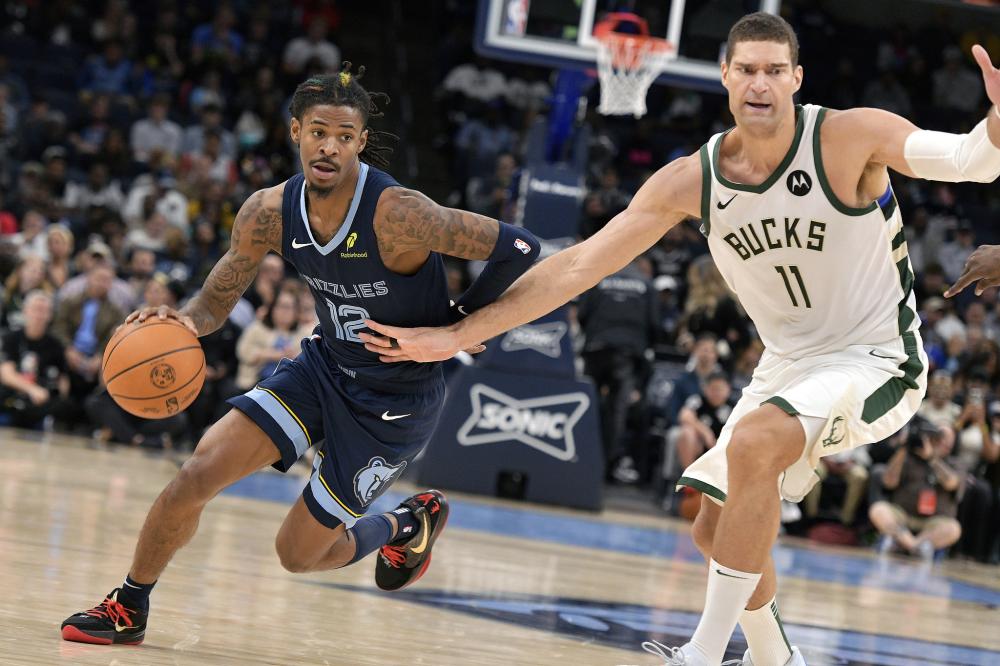 她注意力集 她注意力集